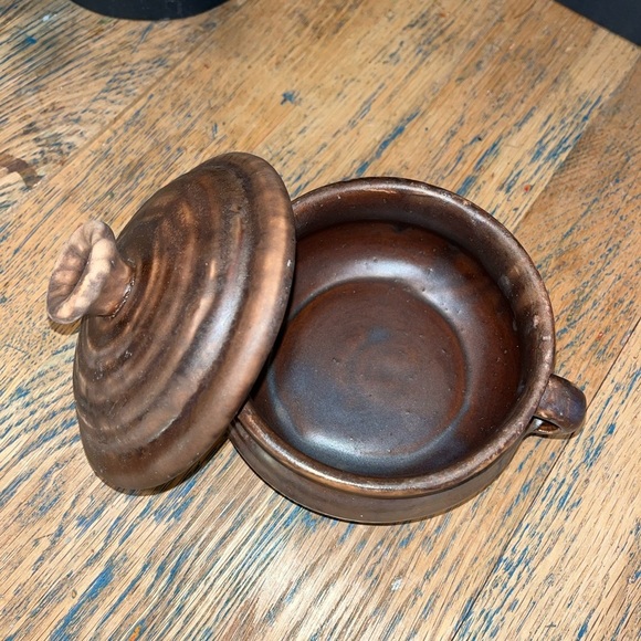 Vintage Laurentian Pottery Covered Dish – Model 519 - Picture 4 of 6